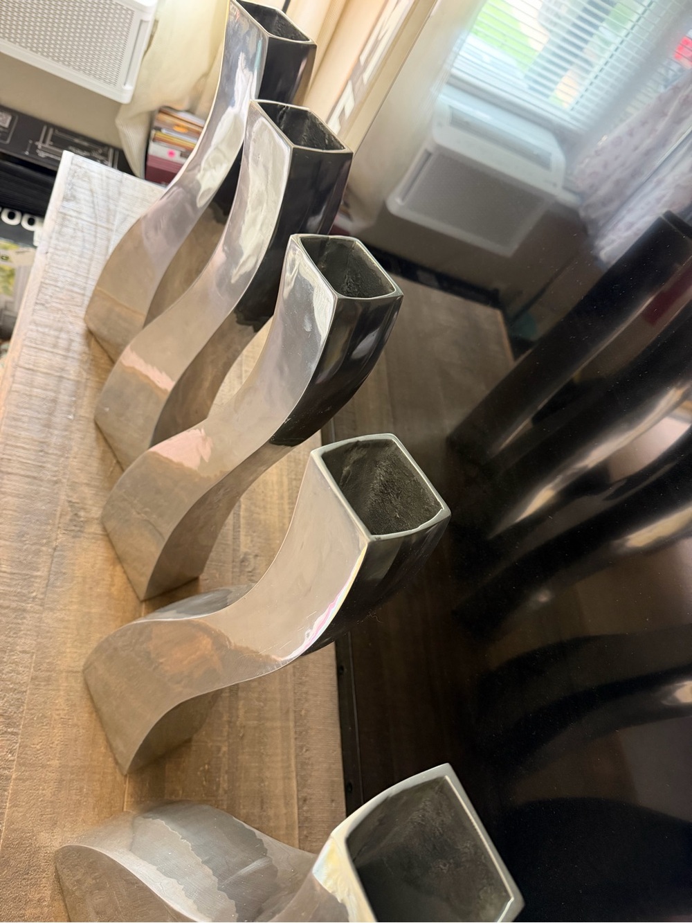 Modern Curved Heavy Aluminum Vase- must purchase separately - Picture 7 of 10